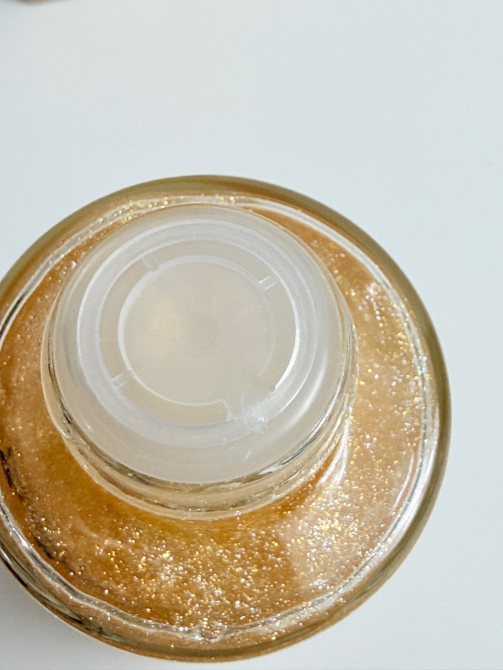 Ellis Brooklyn Vanilla Milk Shimmering Body Oil — Gold - Picture 2 of 4